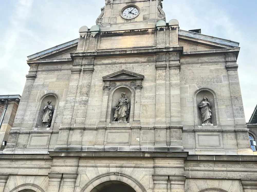 Statues extérieures Chapelle Fondation projet de rénovation